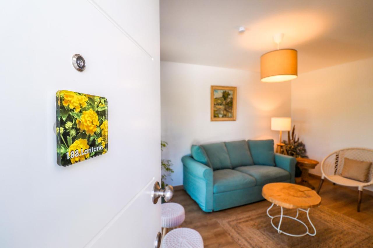 188 - Lantana - Pool, Garden And Patio Apartment *